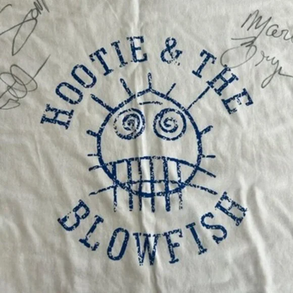 autographed hootie in the blowfish teeshirt - Picture 4 of 5